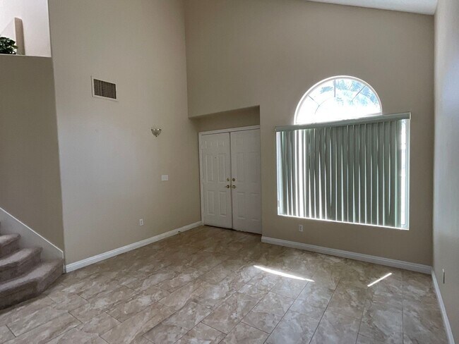 Foto del edificio - 2 Story Home, 3br, 2cg