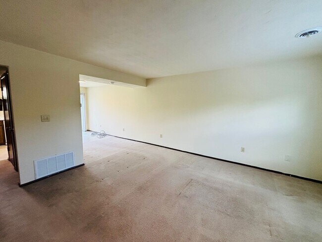 Foto del edificio - 2 Bedroom, 1.5 Bath Townhouse