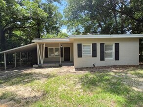 Building Photo - 905 Wright Dr