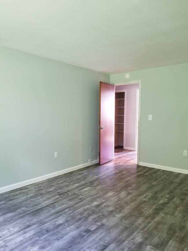 Building Photo - 308 Blackstone Vlg