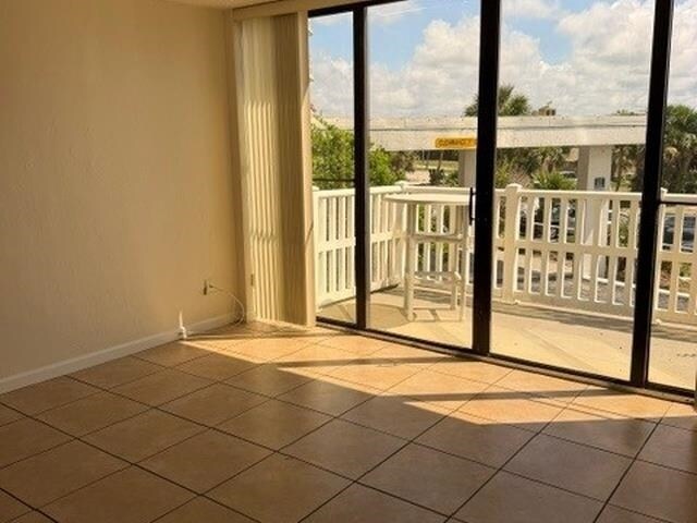 Foto del edificio - 3580 S Ocean Shore Blvd