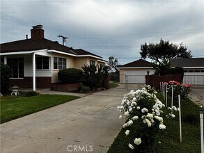 Building Photo - 1520 Melody Ln