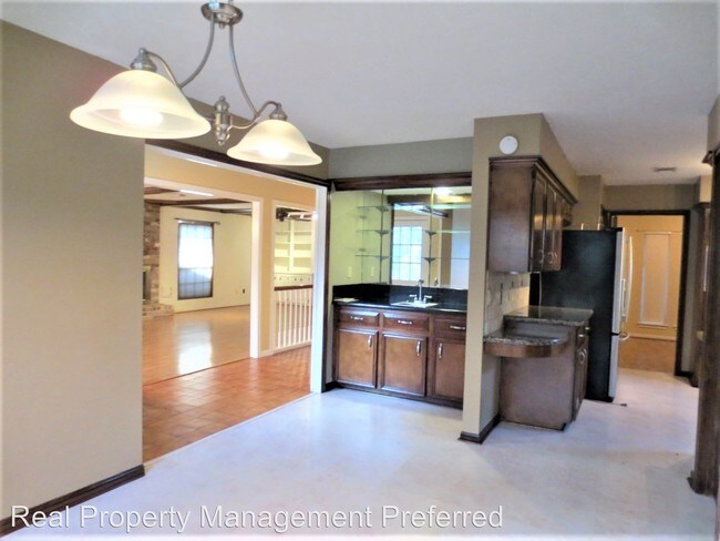 Building Photo - 15814 Pebble Bend Dr