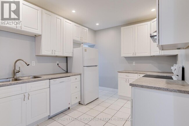 Building Photo - 47 Harvey St