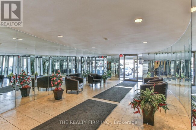 Building Photo - 570 Proudfoot Ln