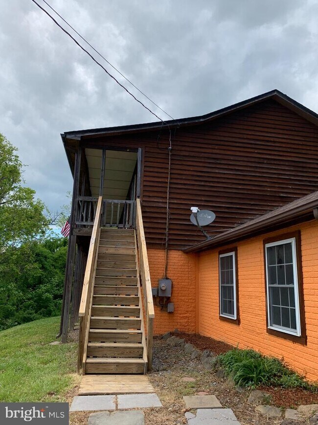 Building Photo - 507 Apple Orchard Dr