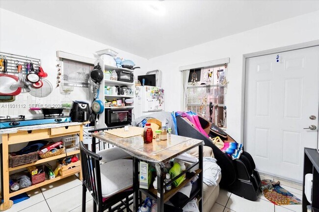 Foto del edificio - 317 W 36th St