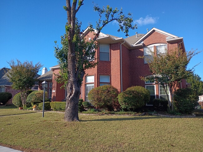 Building Photo - Room in House on Kentshire Cir