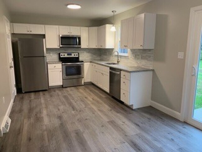 Building Photo - Beautiful 3 Bedroom, 1.5 Bath in Quarryville
