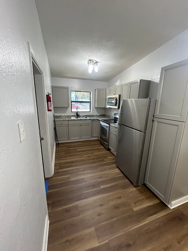 Building Photo - 1503 Noble Pl