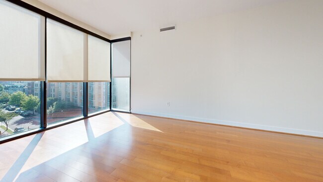Interior Photo - Capitol View on 14th