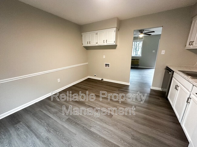 Foto del edificio - 430 S Smith St