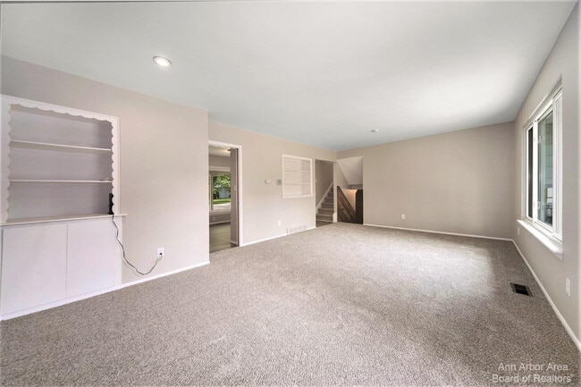 Foto del edificio - 2923 Burlington Ct