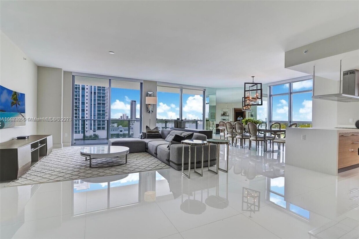 Primary Photo - 17301 Biscayne Blvd