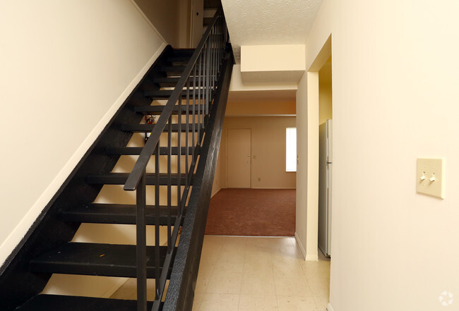 Foyer - Indian Valley Apartments