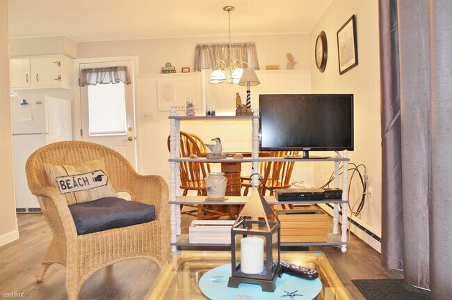 Building Photo - 2 br, 1 bath House - ACADEMIC RENTAL SEPT ...
