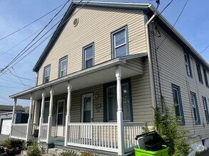 Building Photo - 114 Carpenter St