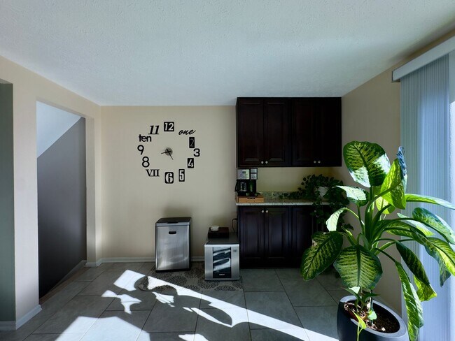 Foto del edificio - Charming 2 Bedroom/2 Bathroom Townhome with Spacious Yard and Deck in Woodlawn, MD!