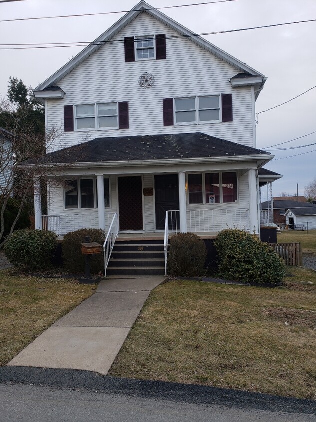 Front of house - 826 Dudley St