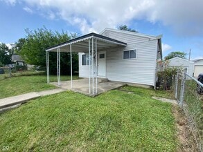 Building Photo - 815 S Calumet St Building Photo - 815 S Calumet St