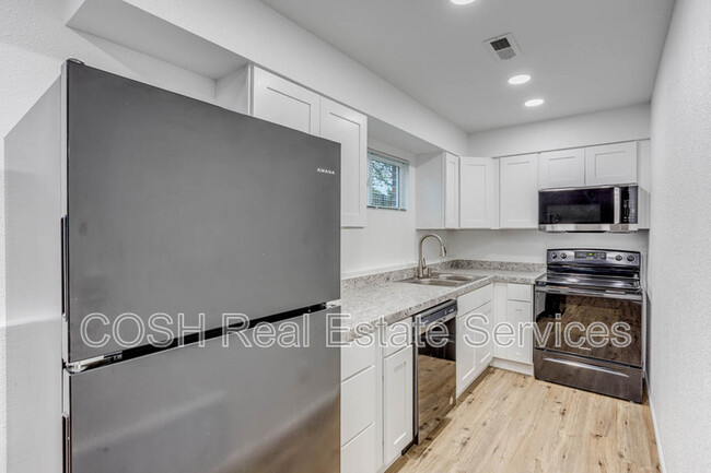 Building Photo - 307 S Seneca St