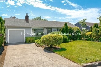 Building Photo - 725 Riverdale Dr