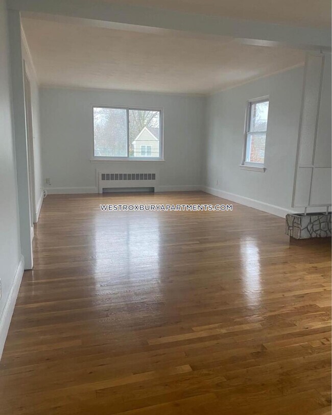 Building Photo - 24 Sparrow St