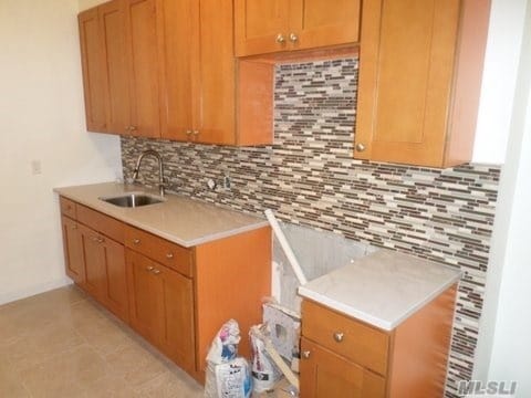 Primary Photo - 545 Rogers Ave