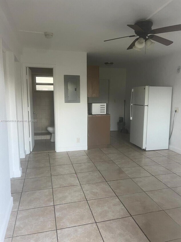 Primary Photo - 1124 NW 2nd St