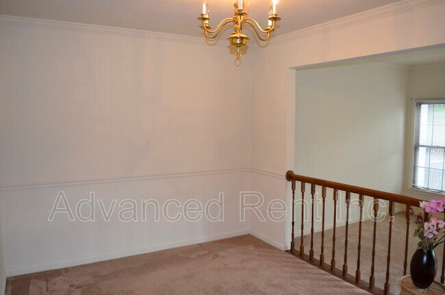 Building Photo - 47 Tudor Ct