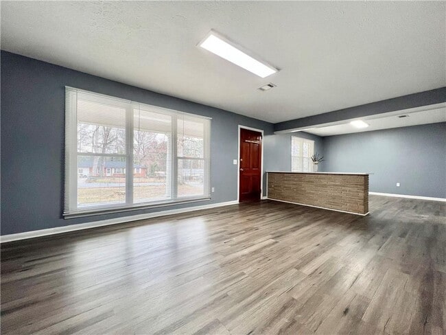 Building Photo - 1112 Mealor Rd