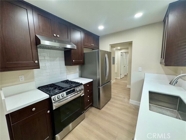 Foto del edificio - 357 N Vermont Ave