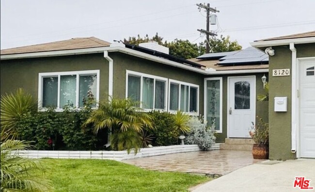 Foto del edificio - 8120 Winsford Ave