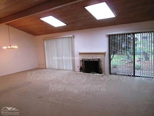 Foto del edificio - 58 Country Club Gate