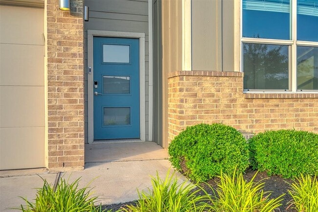 Foto del edificio - 4613 Tully Dr