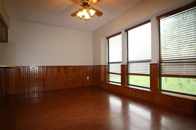 Foto del edificio - 420 Birchwood Ln