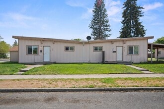 Building Photo - 420 E Sanson Ave