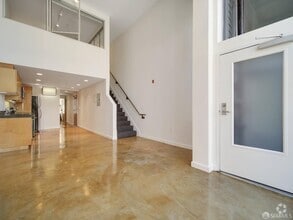 Building Photo - 52 Rausch St
