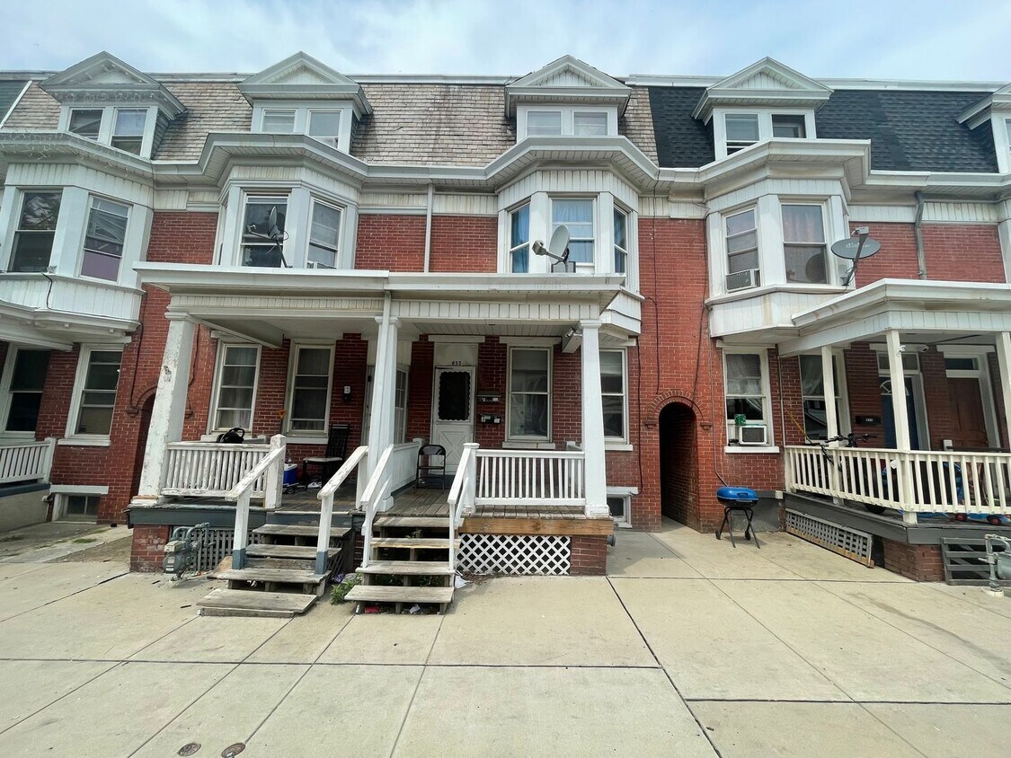 Foto principal - 853 Wayne Ave