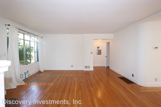 Building Photo - 1 br, 1 bath House - 216 Lee St.