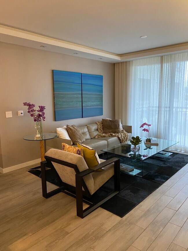 Building Photo - 901 Brickell Key Blvd