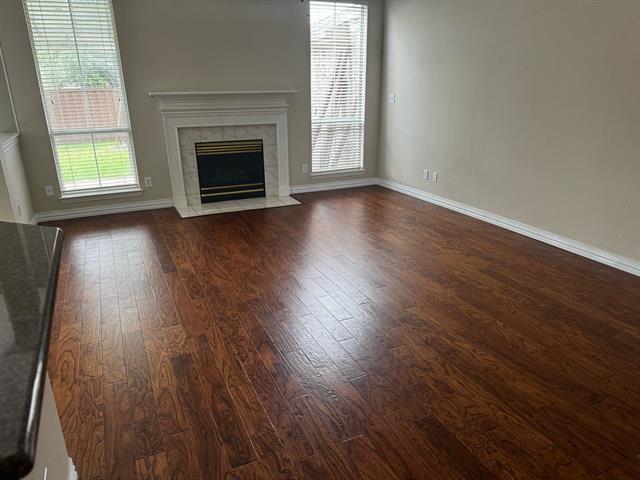 Foto del edificio - 129 Longmeadow Dr