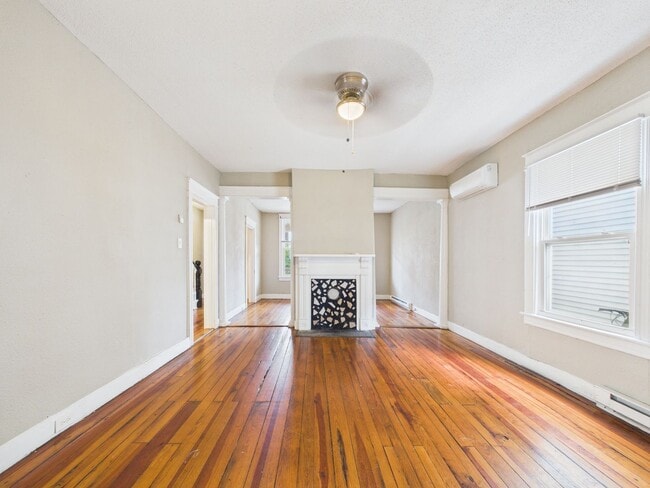 Photo - 207 Wellford Street House