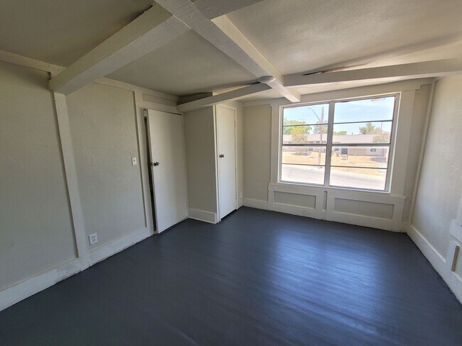 Photo - 1334/1336 Rigsby Apartment