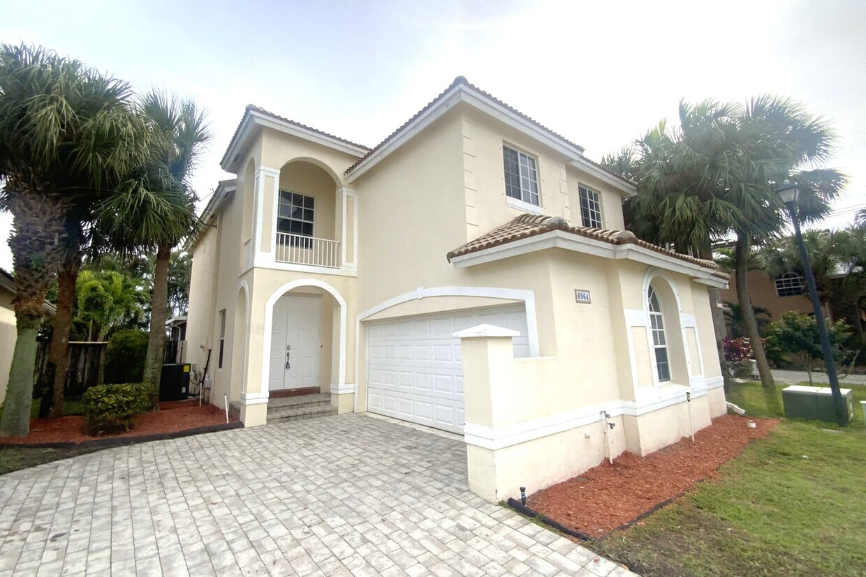 Primary Photo - 6964 Sea Daisy Dr