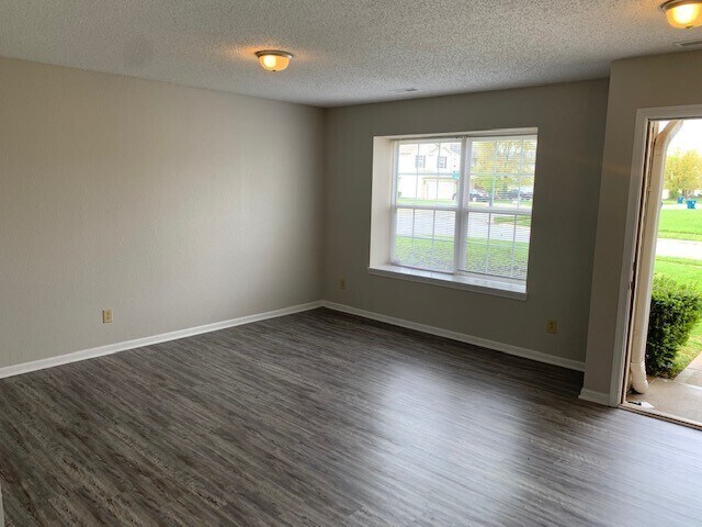 Building Photo - 3021 Metz Ct