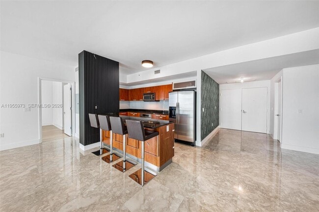 Foto del edificio - 3131 NE 188th St