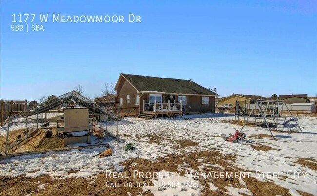 Building Photo - Gorgeous 5 Bedroom 3 Bath Home in Pueblo West