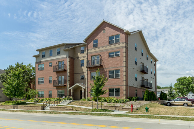 Foto del edificio - Triangle Apartments