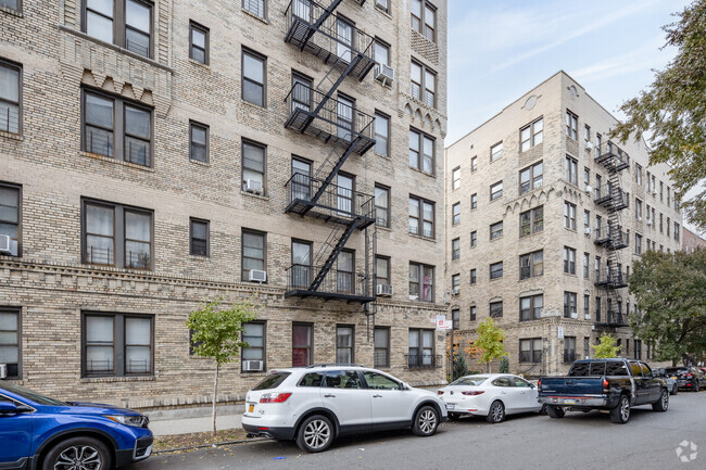 Foto del edificio - 2075-2081 Wallace Avenue WP Bronx, NY 10462